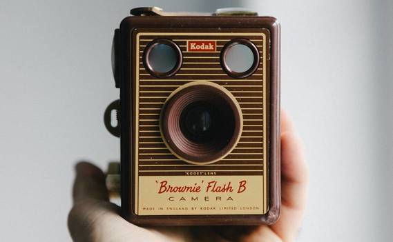 Normal_hand-taking-photo-photography-vintage